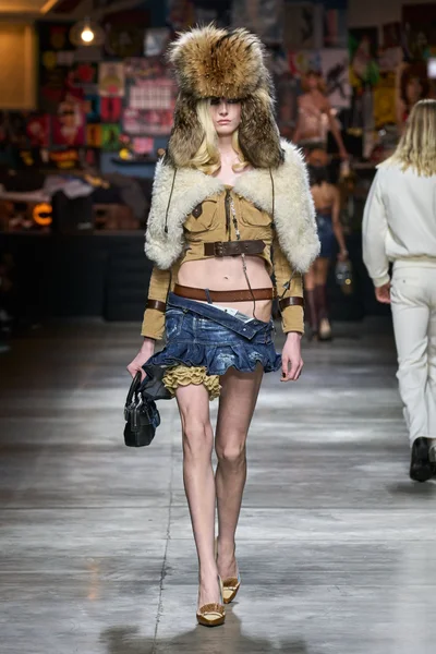 Look 37